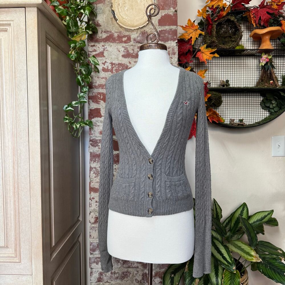 Vintage Y2K Hollister Slim Fit Cardigan Medium